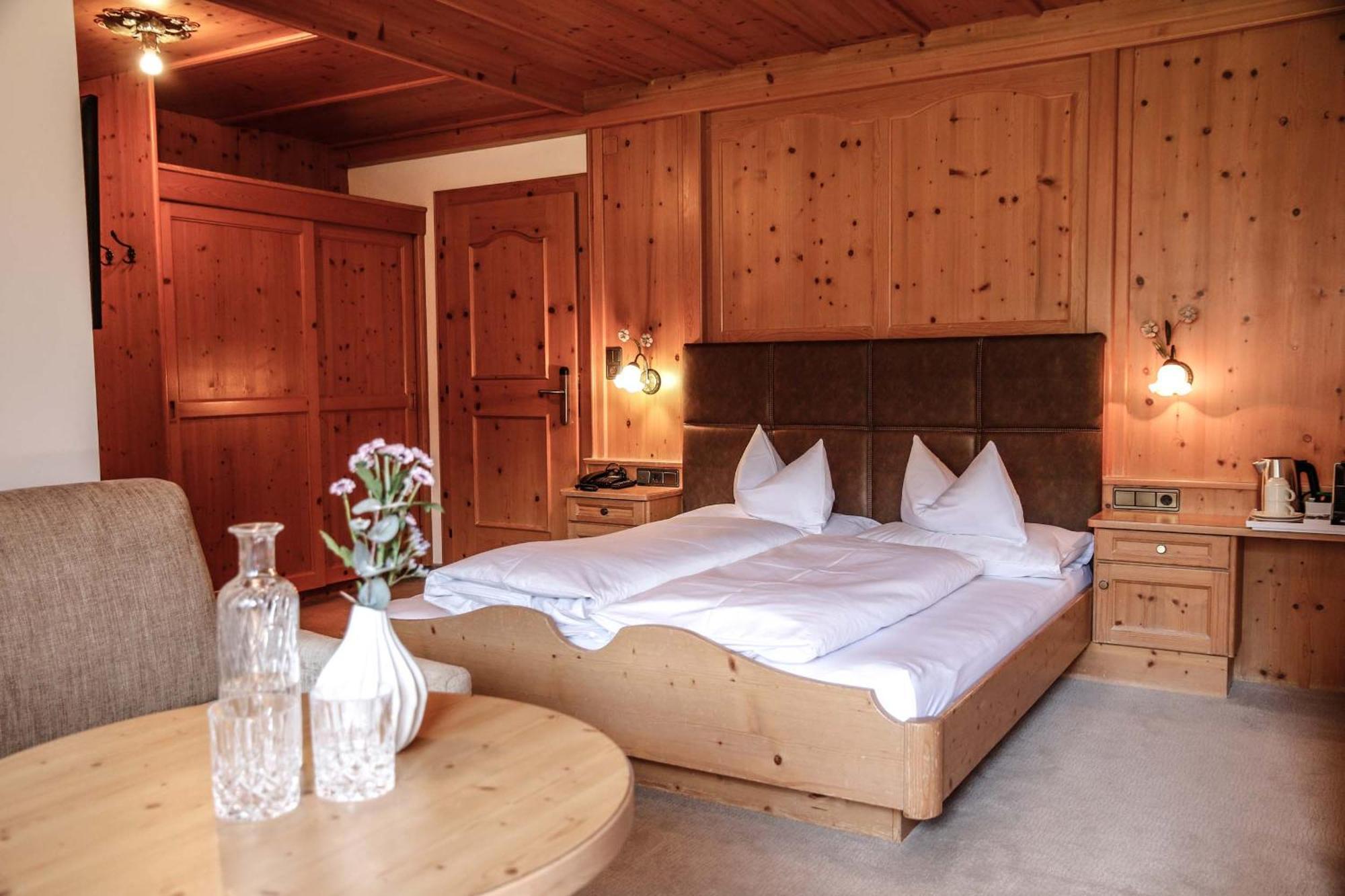 Metzgerwirt Hotell Hippach Exteriör bild
