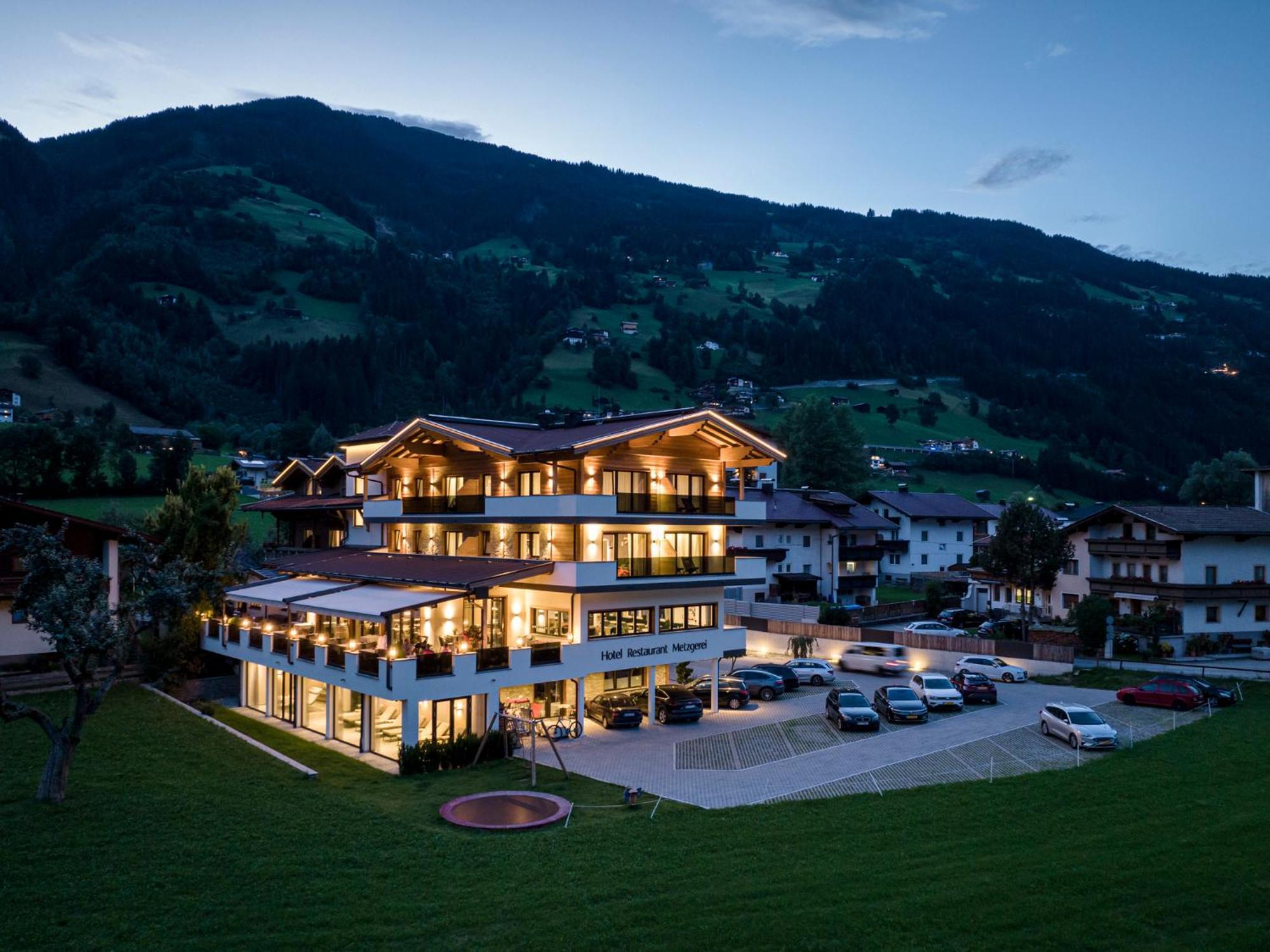 Metzgerwirt Hotell Hippach Exteriör bild