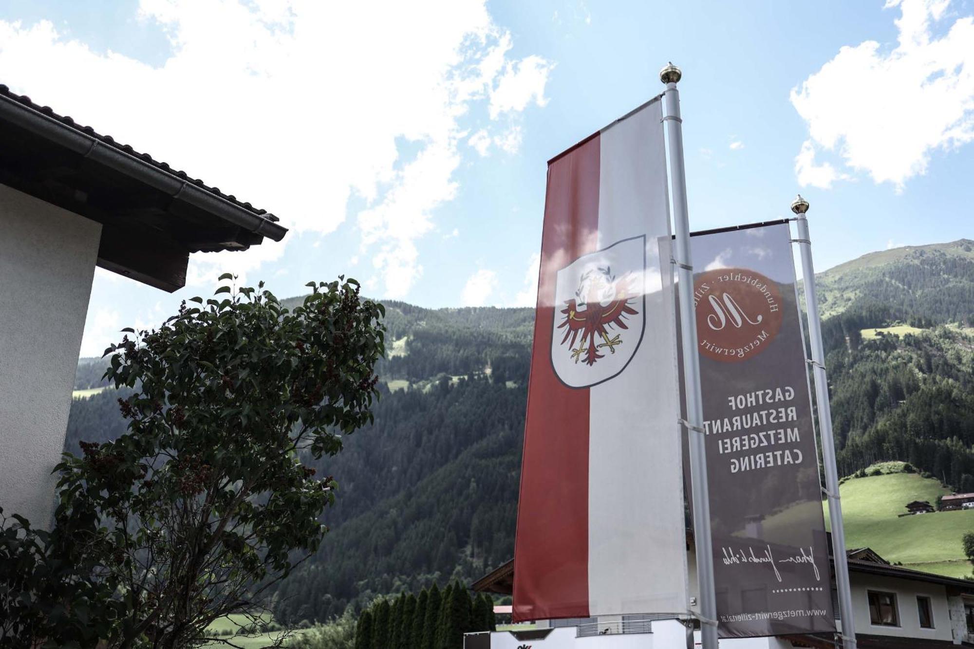 Metzgerwirt Hotell Hippach Exteriör bild
